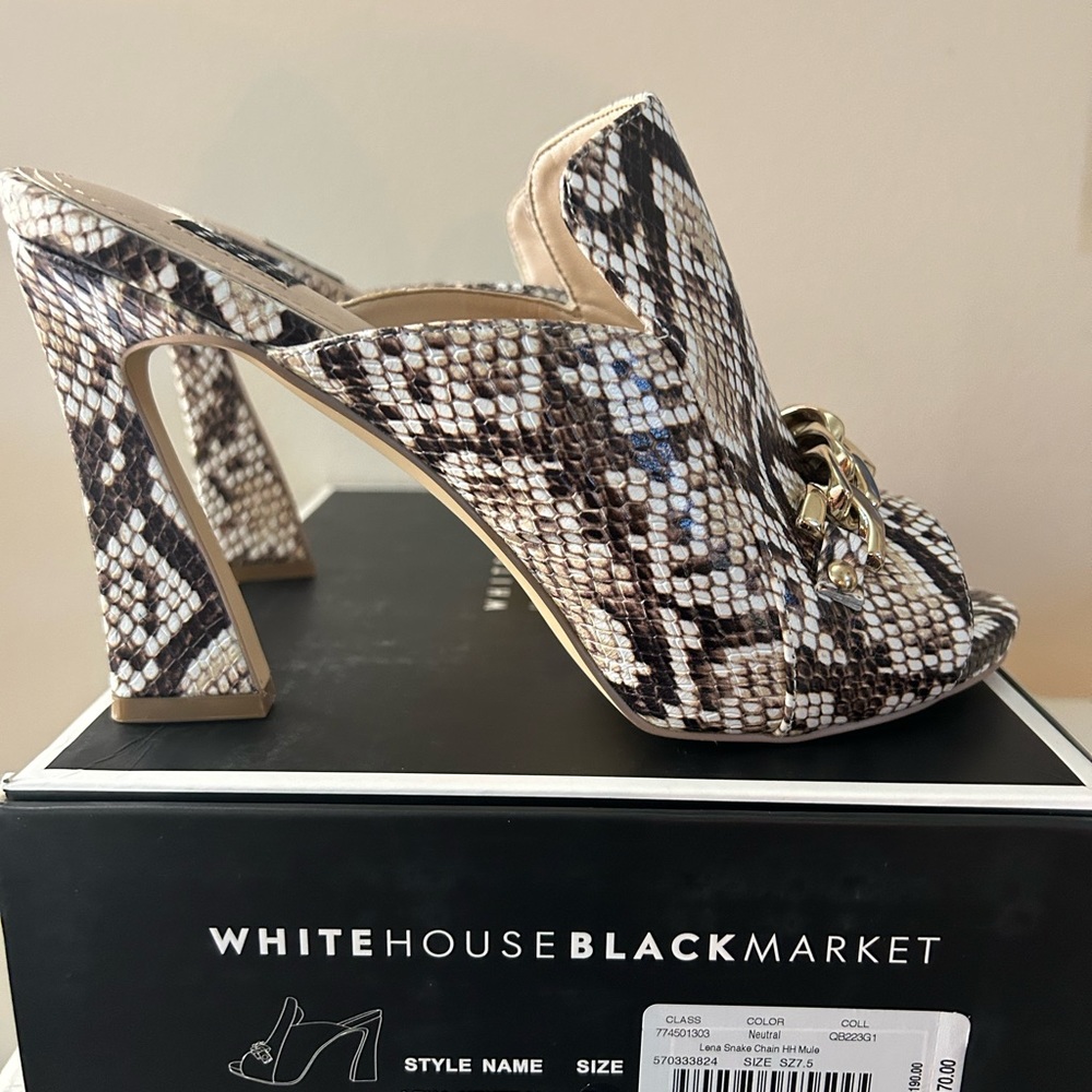 White House Black Market Lena Neutral Shoe in size 7 1/2.